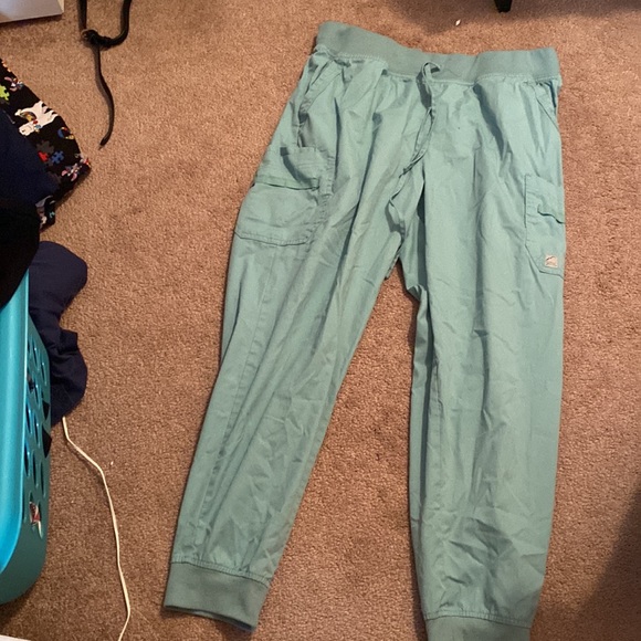 Scrub top and bottom set. - Picture 2 of 2